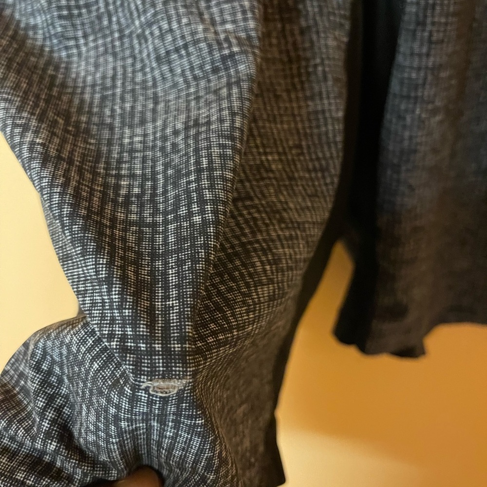 Flawed Lululemon The Short Men’s Size Large Have One Hole - Picture 7 of 9